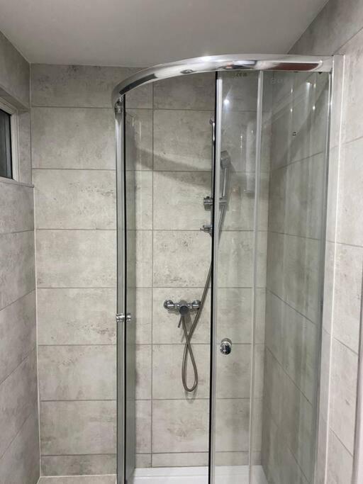 A Spacious Double Bed Apartment Stoke-on-Trent
