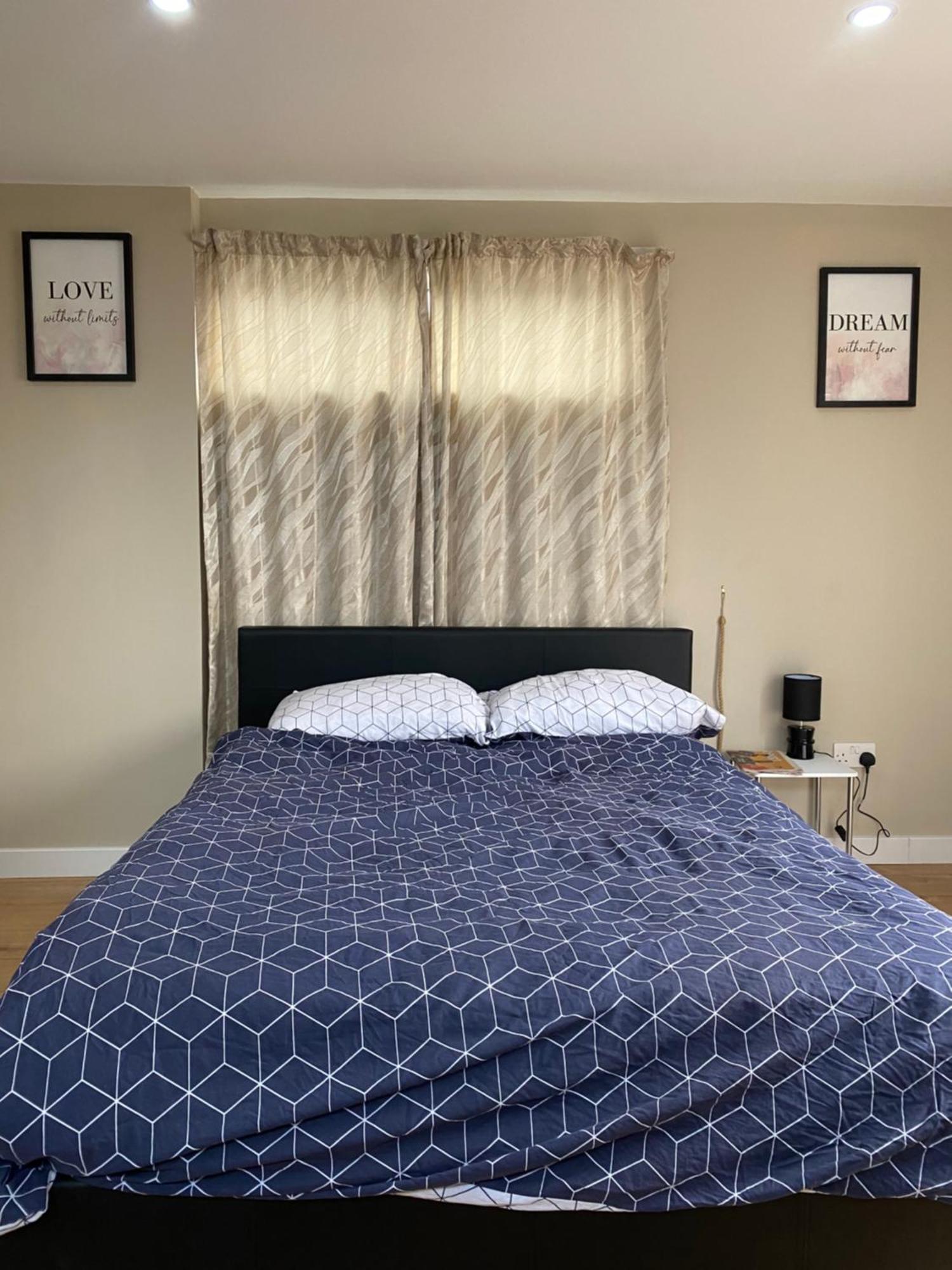 A Spacious Double Bed Apartment Stoke-on-Trent